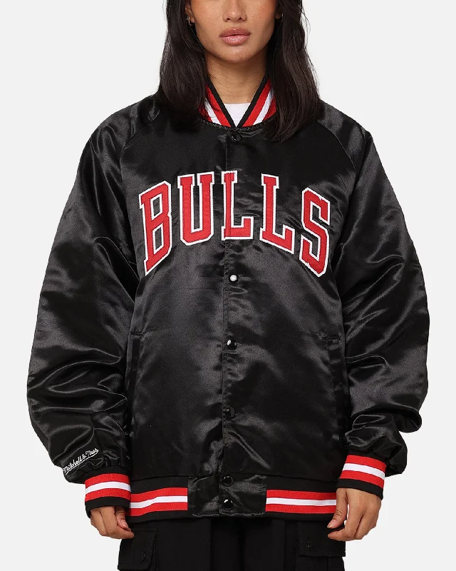 Mitchell & Ness Chicago Bulls Lightweight Satin Jacket Black Notch Collar Jacket Peter Pan Collar Jacket Cowl Neck Jacket