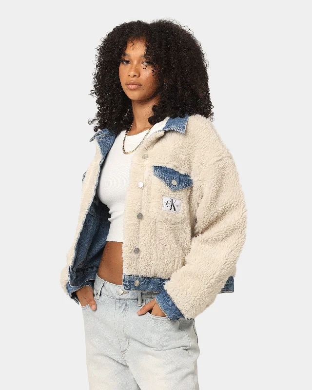 Calvin Klein Women's Reversible Sherpa Crop Denim Jacket Light Blue Zippered Front Buttoned Front Snap Front